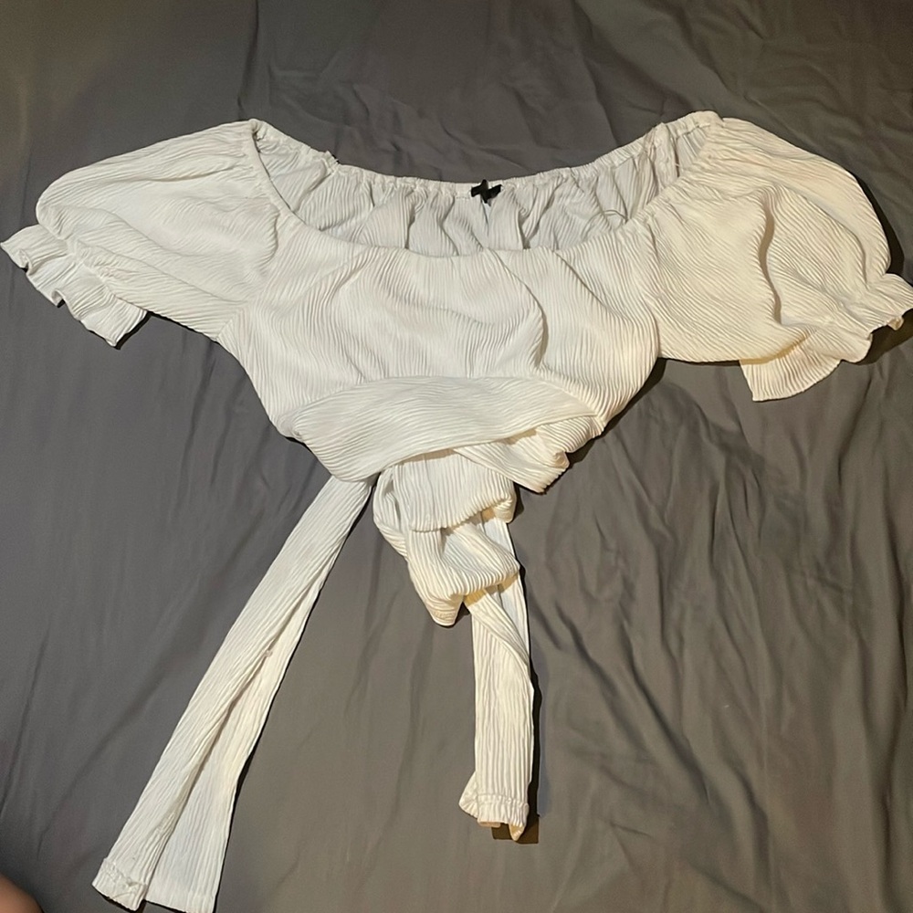 Off The shoulder White Cropped top